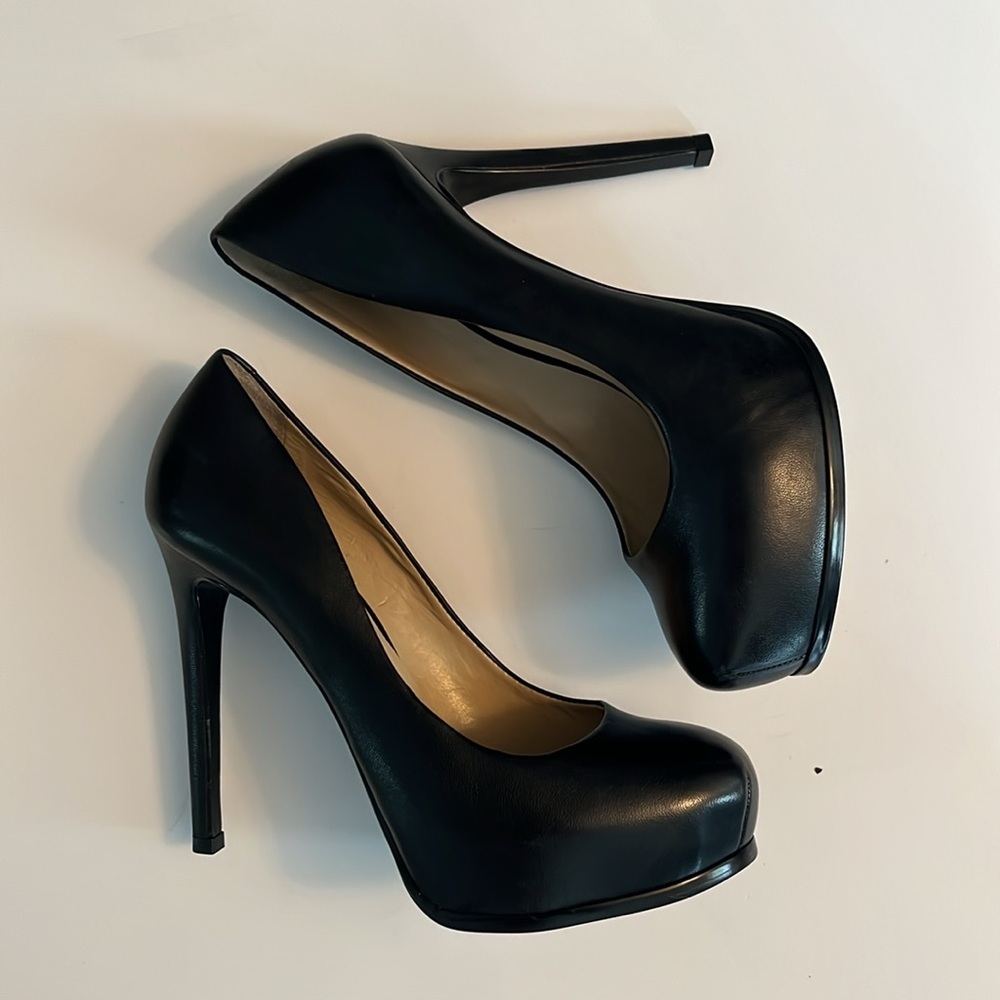Elegant Black Women's Heels - Picture 2 of 8